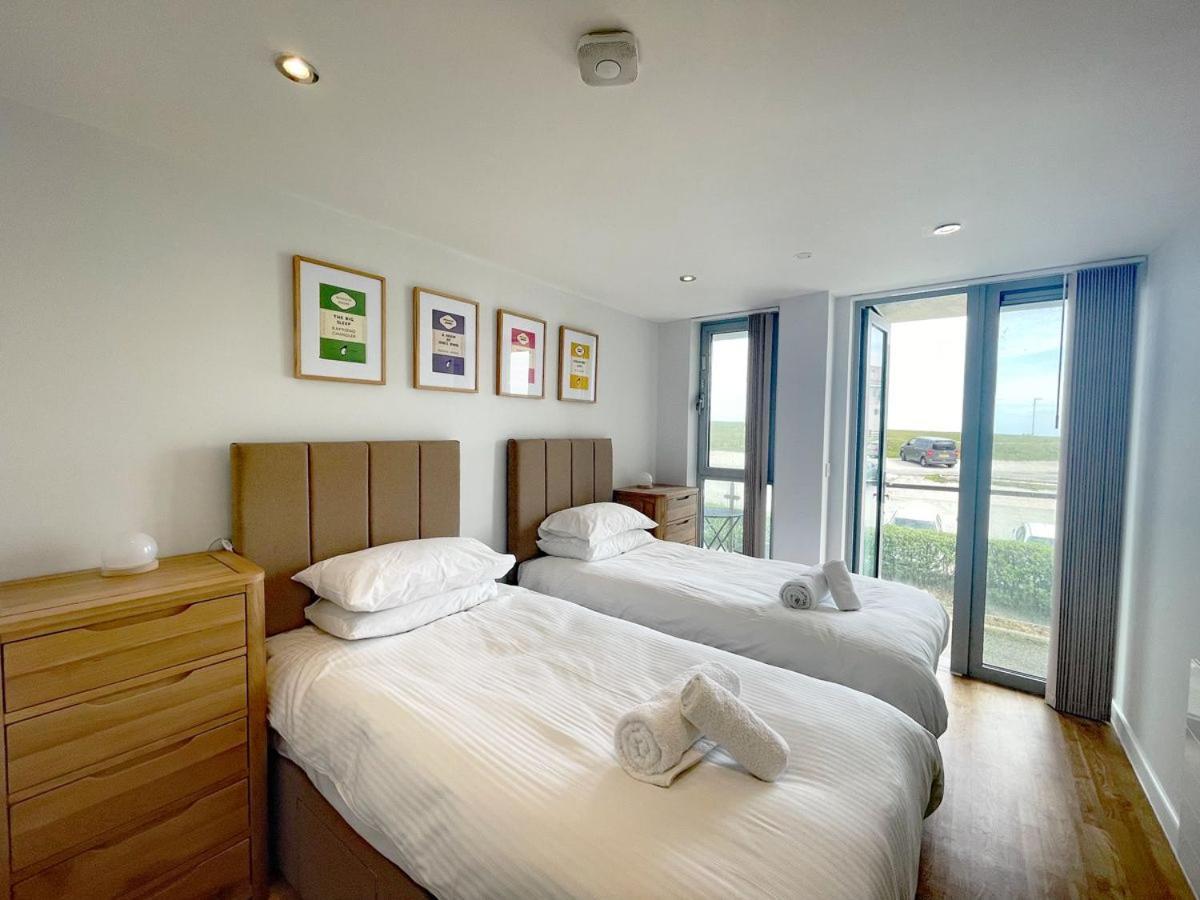 38 Zinc Villa New Quay Eksteriør billede
